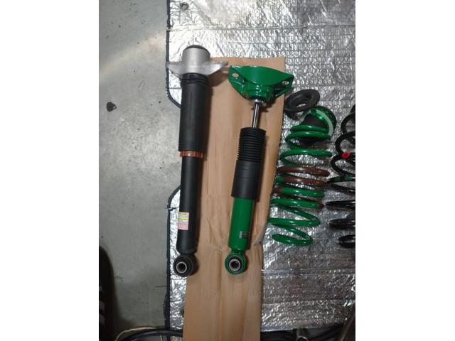 大阪府守口市のテクニカルオートです^^今回は、トヨタ ハリアーの車高調取り付け作業のご紹介です^^