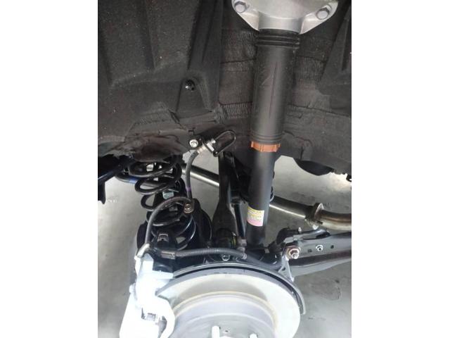 大阪府守口市のテクニカルオートです^^今回は、トヨタ ハリアーの車高調取り付け作業のご紹介です^^