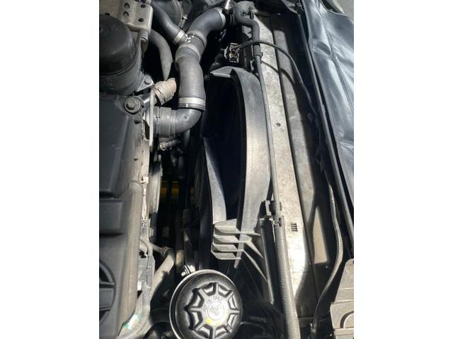 こんにちは。大阪府守口市のテクニカルオートです。今日は、ラジエータの水漏れが原因でBMW　1シリーズが入庫されました。