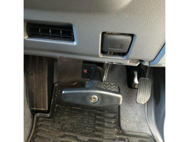 【トヨタランドクルーザー70】盗られたくないんです！ブレーキペダルロック取付！