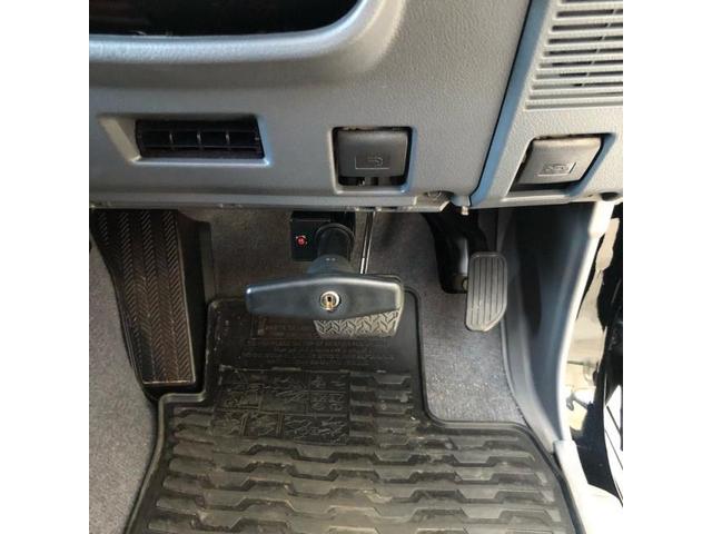 【トヨタランドクルーザー70】盗られたくないんです！ブレーキペダルロック取付！