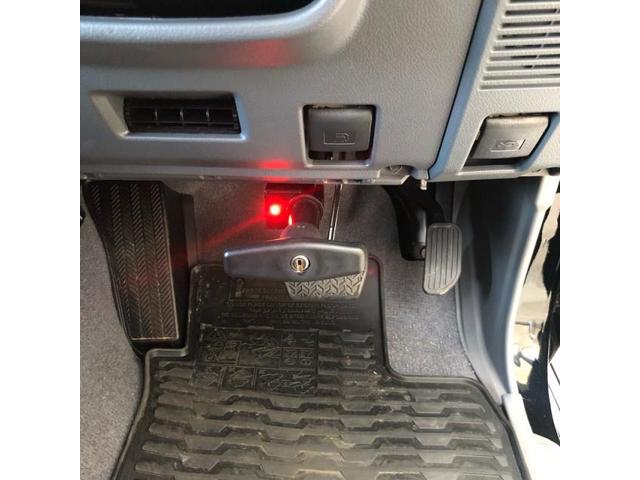 【トヨタランドクルーザー70】盗られたくないんです！ブレーキペダルロック取付！