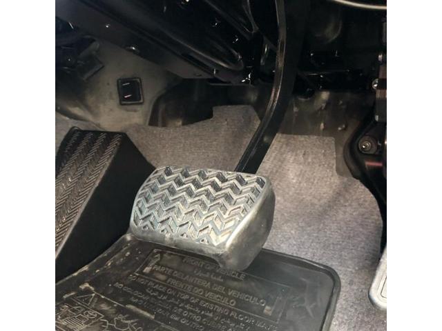 【トヨタランドクルーザー70】盗られたくないんです！ブレーキペダルロック取付！