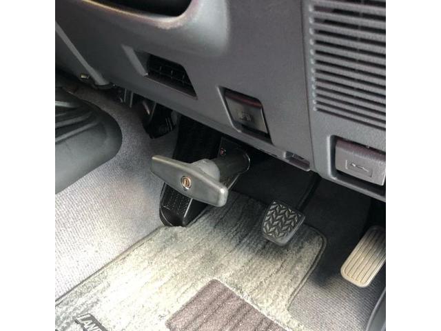 【トヨタランドクルーザー70】盗られたくないんです！ブレーキペダルロック取付！