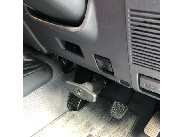 【トヨタランドクルーザー70】盗られたくないんです！ブレーキペダルロック取付！