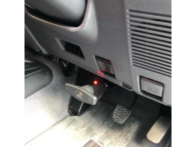 【トヨタランドクルーザー70】盗られたくないんです！ブレーキペダルロック取付！