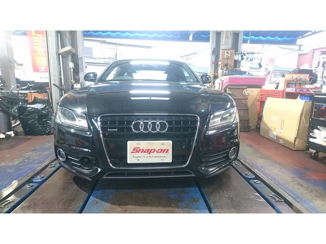 AUDI　A5　8TCALF　車検整備　社外グリル交換　　　　伊丹　尼崎　宝塚　川西　西宮　神戸　豊中　大阪　のお客様歓迎！

