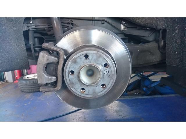 メルセデスベンツ　B180　W246　車検整備　　輸入車修理・板金塗装・車検整備　伊丹　尼崎　宝塚　川西　西宮　神戸　豊中　大阪 お客様歓迎！
当社お預かり車両すべてコロナ対策としてウィルス除菌施工の対策を行っています。