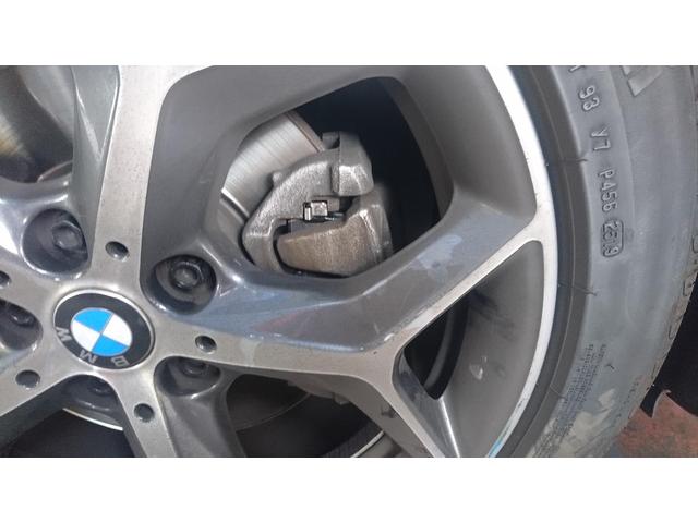 BMW　X1　ブレーキパッド　前後　交換　　輸入車修理・板金塗装・車検整備　伊丹　尼崎　宝塚　川西　西宮　神戸　豊中　大阪 お客様歓迎！
当社お預かり車両すべてコロナ対策としてウィルス除菌施工の対策を行っています。