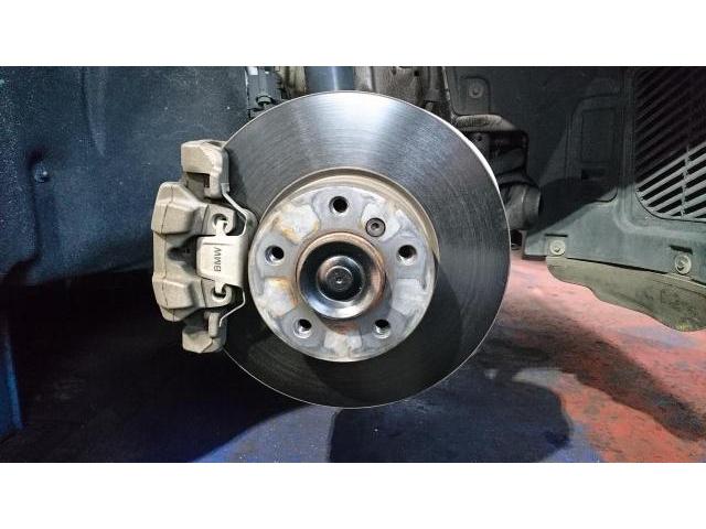 BMW　118i　1R15　F20　車検整備　　タイヤネット購入　持込タイヤ交換　タイヤ交換　車検整備　　輸入車修理・板金塗装・車検整備　伊丹市　尼崎市　宝塚市　川西市　西宮市　神戸市　豊中市　大阪　お客様歓迎　代車無料