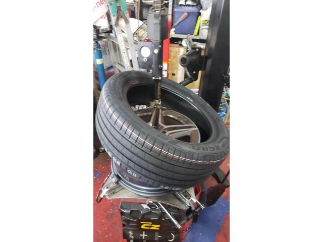メルセデス・ベンツＧＬＢ　3DA-247612M235/50R19　タイヤネット購入　持込タイヤ交換　タイヤ交換　車検整備　　輸入車修理・板金塗装・車検整備　伊丹市　尼崎市　宝塚市　川西市　西宮市　神戸市　豊中市　大阪　お客様歓迎　代車無料