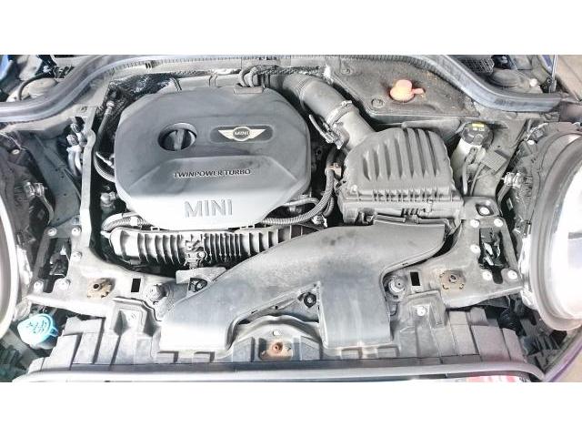 ＭＩＮＩ　クーパーS　XS20　法定点検　　タイヤネット購入　持込タイヤ交換　タイヤ交換　車検整備　　輸入車修理・板金塗装・車検整備　伊丹市　尼崎市　宝塚市　川西市　西宮市　神戸市　豊中市　大阪　お客様歓迎　代車無料