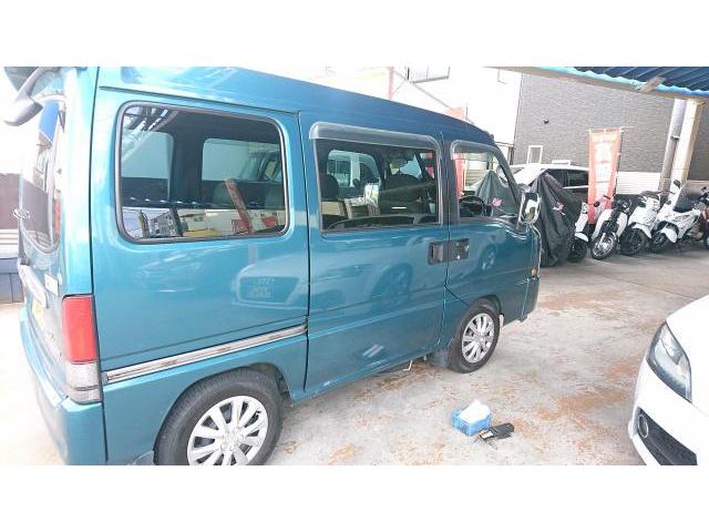 スバル　サンバーディアス　ドアハンドル交換　　タイヤネット購入　持込タイヤ交換　タイヤ交換　車検整備　　輸入車修理・板金塗装・車検整備　伊丹市　尼崎市　宝塚市　川西市　西宮市　神戸市　豊中市　大阪　お客様歓迎　代車無料