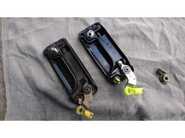 スバル　サンバーディアス　ドアハンドル交換　　タイヤネット購入　持込タイヤ交換　タイヤ交換　車検整備　　輸入車修理・板金塗装・車検整備　伊丹市　尼崎市　宝塚市　川西市　西宮市　神戸市　豊中市　大阪　お客様歓迎　代車無料