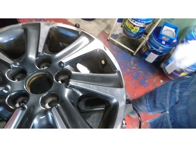 ヴォクシー　DBA-ZRR80W　205/60R16　タイヤネット購入　持込タイヤ交換　タイヤ交換　車検整備　　輸入車修理・板金塗装・車検整備　伊丹市　尼崎市　宝塚市　川西市　西宮市　神戸市　豊中市　大阪　お客様歓迎　代車無料