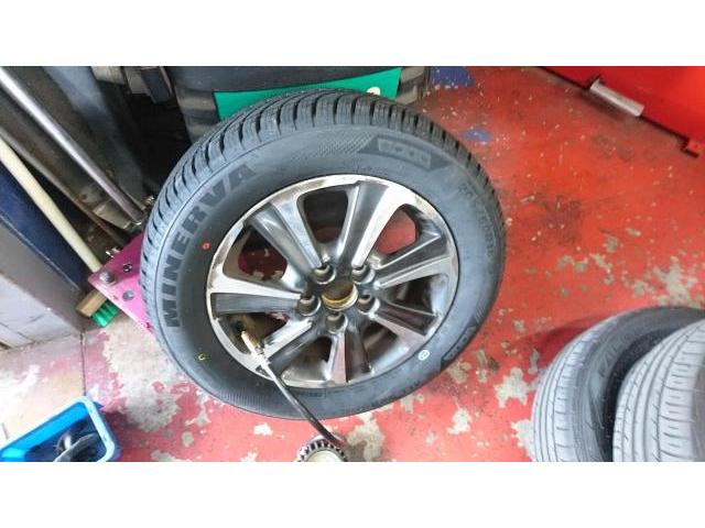 ヴォクシー　DBA-ZRR80W　205/60R16　タイヤネット購入　持込タイヤ交換　タイヤ交換　車検整備　　輸入車修理・板金塗装・車検整備　伊丹市　尼崎市　宝塚市　川西市　西宮市　神戸市　豊中市　大阪　お客様歓迎　代車無料