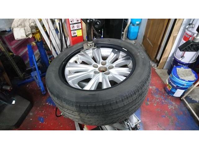 アルファード　DBA-AGH30W　235/50R18　タイヤネット購入　持込タイヤ交換　タイヤ交換　車検整備　　輸入車修理・板金塗装・車検整備　伊丹市　尼崎市　宝塚市　川西市　西宮市　神戸市　豊中市　大阪　お客様歓迎　代車無料
