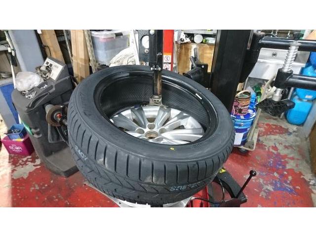 アルファード　DBA-AGH30W　235/50R18　タイヤネット購入　持込タイヤ交換　タイヤ交換　車検整備　　輸入車修理・板金塗装・車検整備　伊丹市　尼崎市　宝塚市　川西市　西宮市　神戸市　豊中市　大阪　お客様歓迎　代車無料