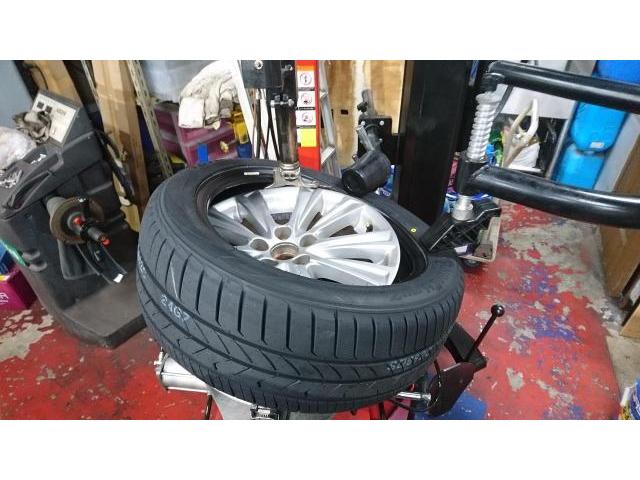 アルファード　DBA-AGH30W　235/50R18　タイヤネット購入　持込タイヤ交換　タイヤ交換　車検整備　　輸入車修理・板金塗装・車検整備　伊丹市　尼崎市　宝塚市　川西市　西宮市　神戸市　豊中市　大阪　お客様歓迎　代車無料