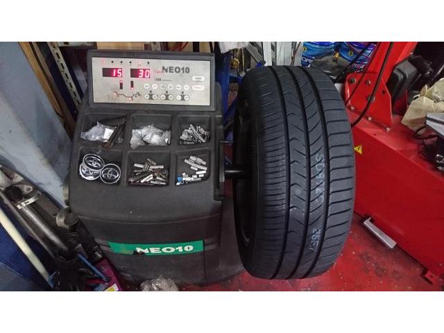 アルファード　DBA-AGH30W　235/50R18　タイヤネット購入　持込タイヤ交換　タイヤ交換　車検整備　　輸入車修理・板金塗装・車検整備　伊丹市　尼崎市　宝塚市　川西市　西宮市　神戸市　豊中市　大阪　お客様歓迎　代車無料