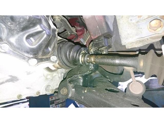 トヨタ　ＲＡＶ４ Ｌ　車検　　タイヤネット購入　持込タイヤ交換　タイヤ交換　車検整備　　輸入車修理・板金塗装・車検整備　伊丹市　尼崎市　宝塚市　川西市　西宮市　神戸市　豊中市　大阪　お客様歓迎　代車無料