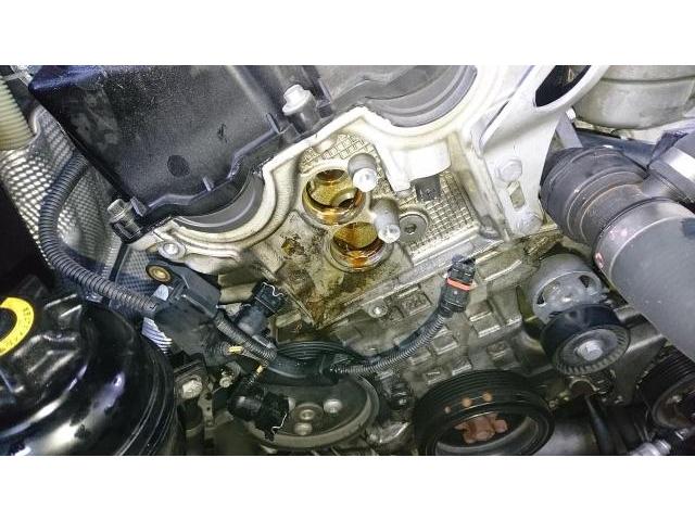 ＢＭＷ　３シリーズ　エンジン関連修理・整備　　タイヤネット購入　持込タイヤ交換　タイヤ交換　車検整備　　輸入車修理・板金塗装・車検整備　伊丹市　尼崎市　宝塚市　川西市　西宮市　神戸市　豊中市　大阪　お客様歓迎　代車無料