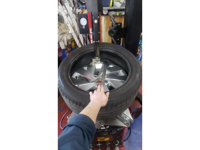 ゴルフ　3AA-CDDFYV　225/45R17　タイヤネット購入　持込タイヤ交換　タイヤ交換　車検整備　　輸入車修理・板金塗装・車検整備　伊丹市　尼崎市　宝塚市　川西市　西宮市　神戸市　豊中市　大阪　お客様歓迎　代車無料