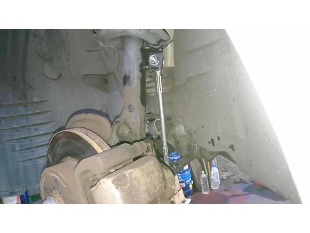 メルセデス・ベンツ　Ｃクラスステーションワゴン　車検整備　　タイヤネット購入　持込タイヤ交換　タイヤ交換　車検整備　　輸入車修理・板金塗装・車検整備　伊丹市　尼崎市　宝塚市　川西市　西宮市　神戸市　豊中市　大阪　お客様歓迎　代車無料