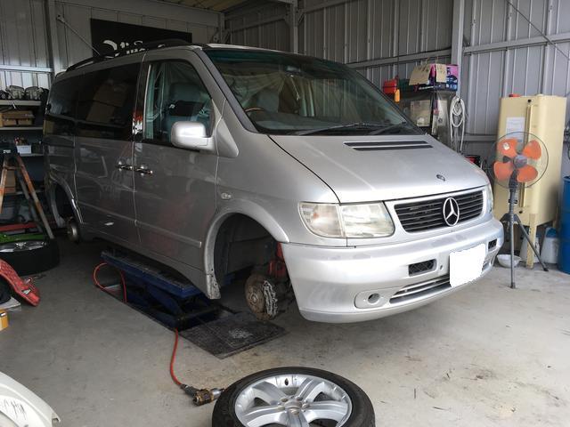 ベンツ　タイヤ交換【加古川市　加古郡　車検　修理　取付　板金おまかせください】