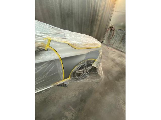 メルセデス・ベンツ　Ｅクラス　板金塗装　修理　大阪　和泉市　ボディーショップ下平