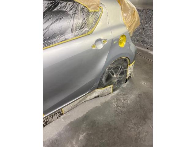 トヨタ　アクア　板金　塗装　大阪　和泉市　ボディーショップ下平