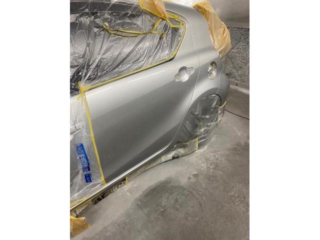 トヨタ　アクア　板金　塗装　大阪　和泉市　ボディーショップ下平