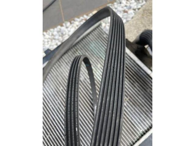 ＮＶ３５０キャラバンバン　メンテナンス・日常点検　整備　ラジエータ交換　ベルト交換　和泉市　ボディーショップ下平