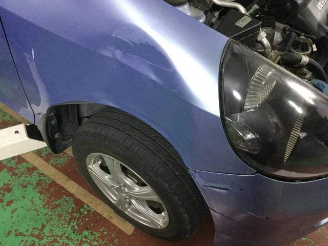 フェンダー交換のフィットです。