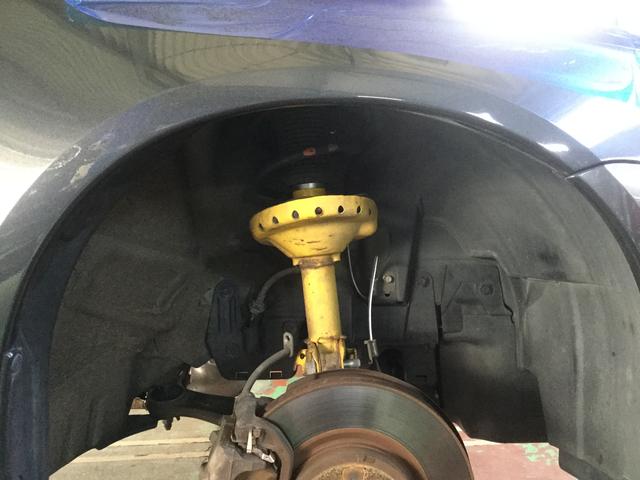 サス&ショック交換のB4