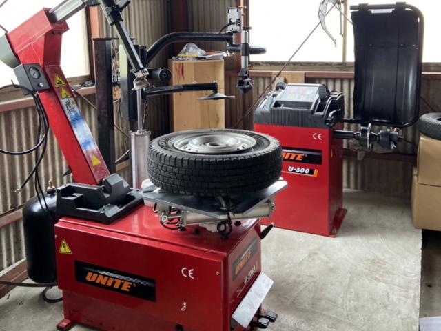 タイヤチェンジャー・バランサー完備！