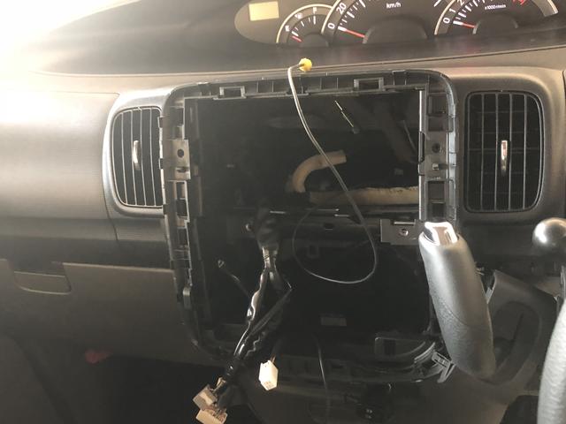 バックカメラ取付　カスタム　岩出市　紀の川市　和歌山　パーツ持込作業　タイヤ持込作業　車検　くるまだるまや　オイル交換　ナビ　ETC　ドラレコ　