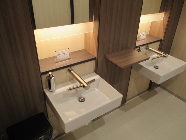 トヨタカローラ南海株式会社 金岡プラザ(3枚目)