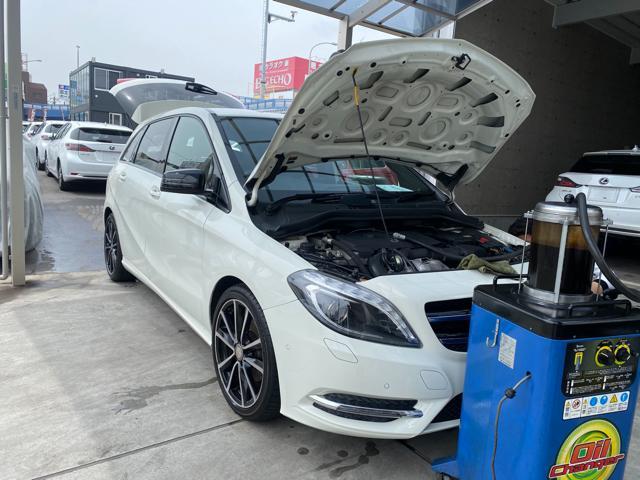 メルセデスベンツ　Bクラス　B180 オイル交換　大阪市　羽曳野市　藤井寺市　富田林市　八尾市　堺市