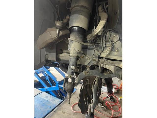 レクサス　LS460 前期　ロアアーム交換　大阪市　羽曳野市　藤井寺市　富田林市　八尾市　堺市
