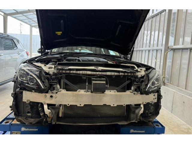 ベンツ　W205 Cクラス　パナメリカーナグリル　取り付け　交換　メルセデスベンツ　C205 グリル交換　黒　ブラック　AMG AMGライン　大阪市　羽曳野市　藤井寺市　富田林市　八尾市　堺市