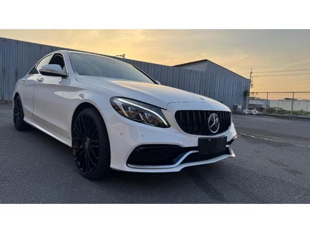 メルセデス・ベンツ　W205 Cクラス　C63仕様　キャリパー塗装　AMG仕様　社外ホイール　デモカー　ディフューザー　関西　近畿　大阪府　大阪市　羽曳野市　藤井寺市　富田林市　八尾市　堺市　美原区