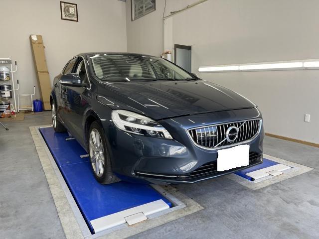 ボルボ　V40　点検　エンジンオイル交換　株式会社ワイズ 無料代車　当日車検OK　岸和田　和泉　泉佐野　堺　貝塚　忠岡　高石　熊取