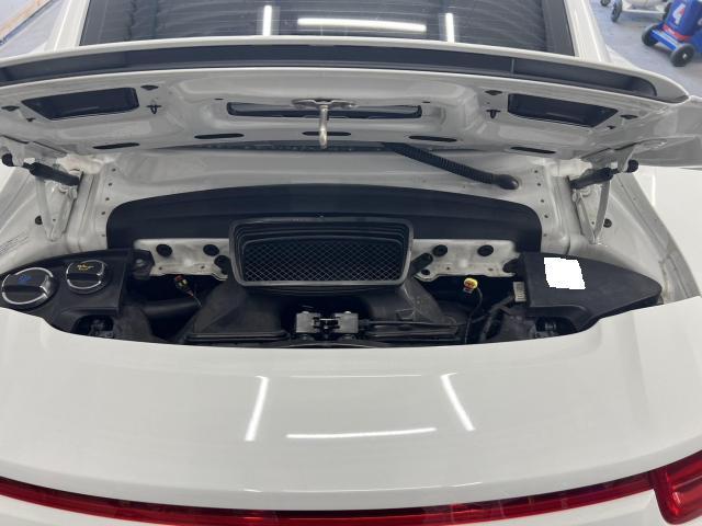 ポルシェ 911 カレラ４ エンジンオイル交換 オイルフィルター交換