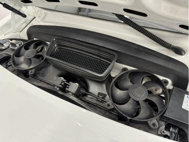 ポルシェ　９１１　カレラ４　９９１　車検整備　エンジンオイル　オイルフィルター　ブレーキフルード　スロットルボディ清掃　フューエル１　株式会社ワイズ 　無料代車　当日車検OK　岸和田　和泉　泉佐野　堺　貝塚　忠岡