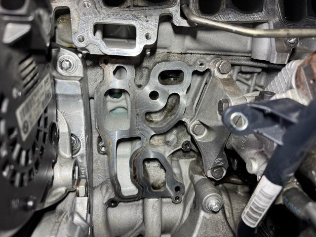 ＢＭＷ 3シリーズ 320d F30 エンジンオイル漏れ 修理 オイルエレメントハウジング交換 ガスケット交換 清掃 インマニ スロットルボディ 株式会社ワイズ 岸和田輸入車整備 ディーゼル 大阪 堺市 高石 和泉 泉大津 泉佐野 貝塚