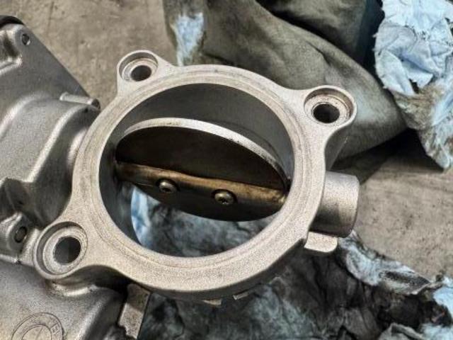 ＢＭＷ 3シリーズ 320d F30 エンジンオイル漏れ 修理 オイルエレメントハウジング交換 ガスケット交換 清掃 インマニ スロットルボディ 株式会社ワイズ 岸和田輸入車整備 ディーゼル 大阪 堺市 高石 和泉 泉大津 泉佐野 貝塚