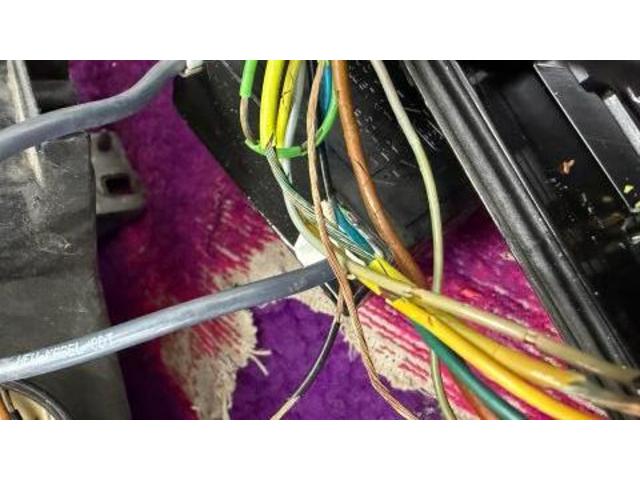 フォルクスワーゲン ゴルフ ゴルフ4 ドアミラー修理 左右 作動不良 ミラースイッチ 交換 ヘッドライト修理 株式会社ワイズ 岸和田輸入車整備 大阪 堺市 和泉 高石 泉大津 貝塚 泉佐野 狭山 河内長野