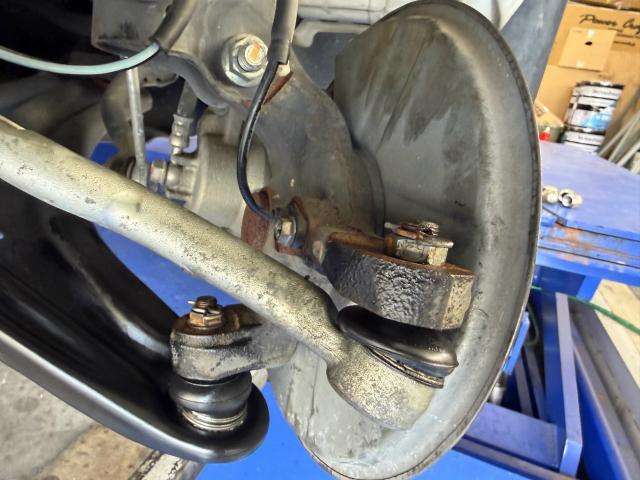 スズキ エブリイ 車検整備 エンジンオイル エアコンフィルター ロアアームブーツ タイロッドエンドブーツ 前後ワイパーゴム ブレーキフルード バッテリー交換 株式会社ワイズ 岸和田自動車整備工場 大阪 和泉 高石 貝塚  