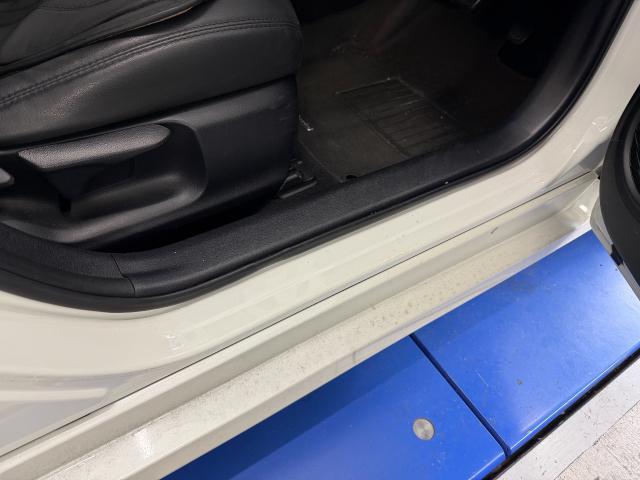 トヨタ 50系 プリウス ZVW50 51 電装品取り付け インナーハンドルイルミ イルミスカッフプレート 取り付け 持ち込み 株式会社ワイズ 岸和田自動車整備 大阪 堺市 和泉 高石 貝塚 泉大津 泉佐野 熊取 狭山 河内長野